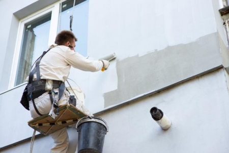 Travaux d'entretien en hauteur, sécurité et réglementation à respecter
